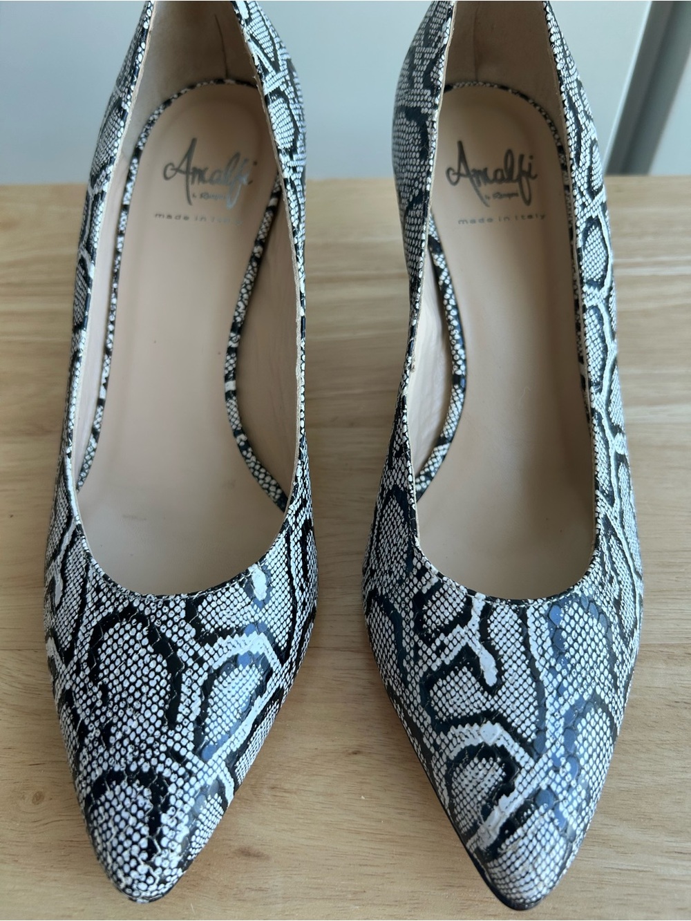 Amalfi by Rangoni Black & White Leather Snake-Print Pointed Toe Pumps, Size 8.5